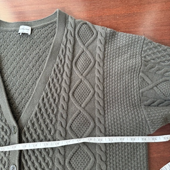 Aritzia Peggy Cardigan - Picture 9 of 12